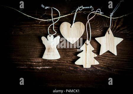 Weihnachtsschmuck aus Holz Stockfoto