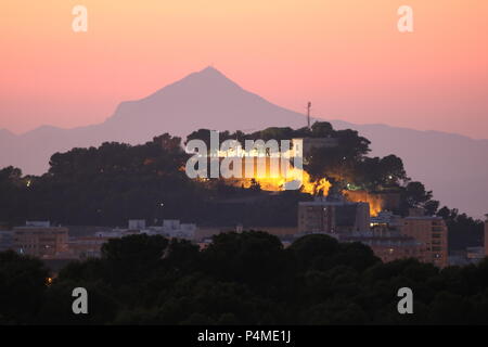 Castillo de Denia, Montgó Massivs, Costa Blanca (Alicante), Spanien, Sonnenuntergang. Stockfoto