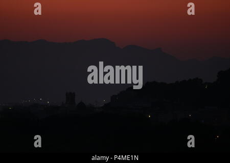 Castillo de Denia, Montgó Massivs, Costa Blanca (Alicante), Spanien, Sonnenuntergang. Stockfoto