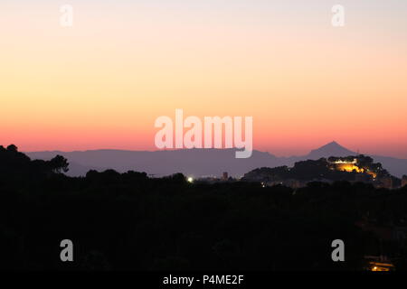 Castillo de Denia, Montgó Massivs, Costa Blanca (Alicante), Spanien, Sonnenuntergang. Stockfoto