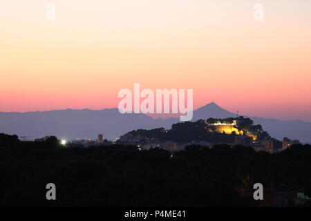 Castillo de Denia, Montgó Massivs, Costa Blanca (Alicante), Spanien, Sonnenuntergang. Stockfoto