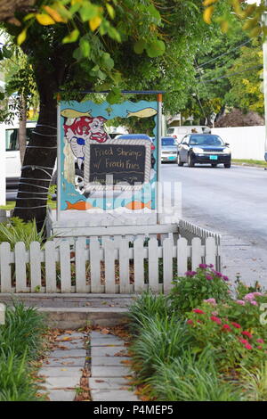 Schilder im Marsh Harbour Bahamas auf Great Abaco. Menüs für Restaurants, Zeichen für die Karte von Marsh Harbour. Stockfoto