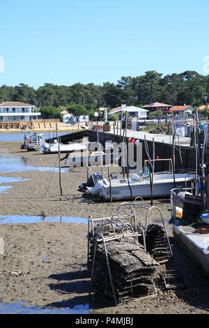 Oyster Kultur im Dorf Piraillan, Bassin d'Arcachon, Gironde, Frankreich Stockfoto