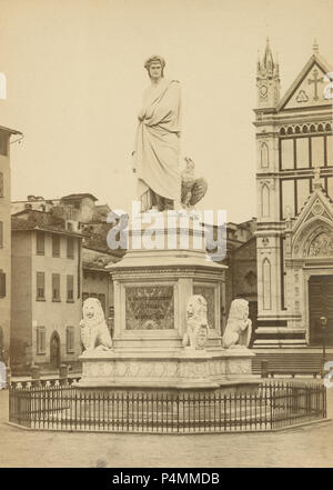 Antike ca. 1880 Foto, die Statue von Dante Alighieri in Piazza Santa Croce, neben der Basilika von Santa Croce, Florenz, Italien. Es wurde 1865 von dem italienischen Bildhauer Enrico Pazzi erbaut. Quelle: original Foto Stockfoto