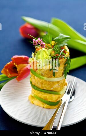 Gefüllte Omeletts roll Stockfoto