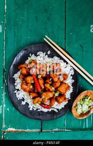 General Tso gebratenes Huhn mit Reis (China) Stockfoto