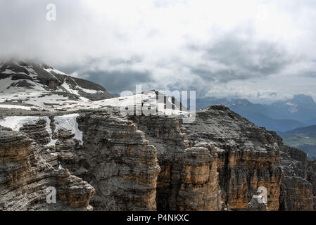 Blick auf die Dolomiten von Sass Pordoi Terrasse Stockfoto