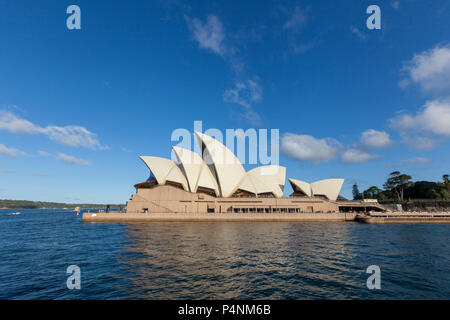 Blick auf Sydney Opera House bei Tageslicht Stockfoto