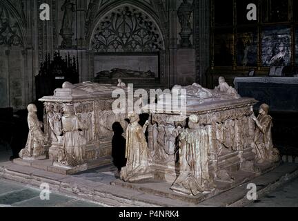 CAPILLA DE SANTIAGO - SEPULCROS DE ALVARO DE LUNA (1390/1453) Y JUANA DE PIMENTEL-S XV. Autor: Pablo Ortiz (15.). Lage: CATEDRAL - INTERIEUR, Toledo, Spanien. Stockfoto