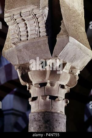 CAPITEL DE LA AMPLIACION DE ALMANZOR. Lage: MEZQUITA - INTERIEUR, CORDOBA, Spanien. Stockfoto