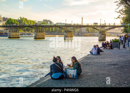 Pont des Arts (Brücke der Kunst), Paris, Frankreich Stockfoto
