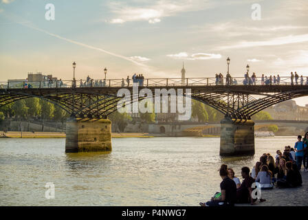 Pont des Arts (Brücke der Kunst), Paris, Frankreich Stockfoto