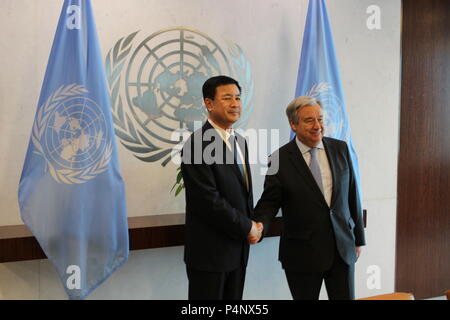 Uno, New York, USA. 22. Juni, 2018. UN-Sec Gen Antonio Guterres met Wang Xiaohong, Stellvertretender Minister für öffentliche Sicherheit in China. Foto: Matthew Russell Lee/Innere Stadt drücken Sie Stockfoto