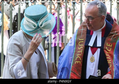 London, Großbritannien. Am 22. Juni 2018. Premierminister Theresa May kommt die Westminster Abbey ein Service von Thanksgiving am 70. Jahrestag der Landung des Empire Windrush MV am 22. Juni 1948 zu besuchen, in Tilbury Docks mit 492 Karibik Passagiere. Credit: Dinendra Haria/Alamy leben Nachrichten Stockfoto