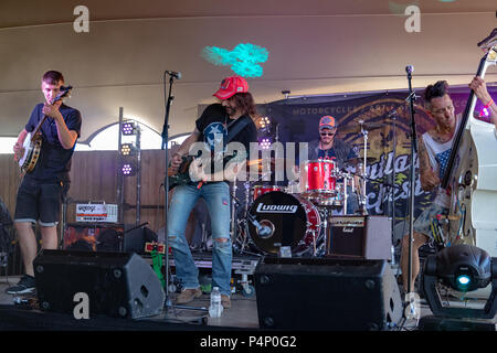 Tunbridge Wells, UK. 22. Juni, 2018. Der Outlaw Orchestra am Schwarzen Rehe Festival, eridge Park, Kent GROSSBRITANNIEN. © Jason Richardson/Alamy leben Nachrichten Stockfoto