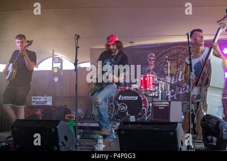 Tunbridge Wells, UK. 22. Juni, 2018. Der Outlaw Orchestra am Schwarzen Rehe Festival, eridge Park, Kent GROSSBRITANNIEN. © Jason Richardson/Alamy leben Nachrichten Stockfoto