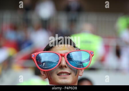 Moskau, Russland. 23. Juni 2018. Ein Ventilator ist vor der 2018 FIFA World Cup Gruppe G Match zwischen Belgien und Tunesien in Moskau, Russland, 23. Juni 2018 gesehen. Quelle: Cao kann/Xinhua/Alamy leben Nachrichten Stockfoto