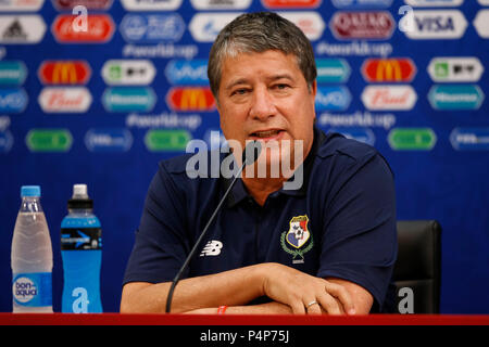 Nischni Nowgorod, Russland. 23. Juni 2018. Nischni Nowgorod, Russland. 23. Juni 2018. Panama Manager Hernan Dario Gomez während einer Panama Pressekonferenz vor dem 2018 FIFA World Cup Gruppe G Match gegen England, bei Nischni Nowgorod Stadion am 23. Juni 2018 in Nischni Nowgorod, Russland. (Foto von Daniel Chesterton/phcimages.com) Credit: PHC Images/Alamy Live News Credit: PHC Images/Alamy leben Nachrichten Stockfoto