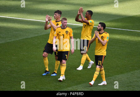 Moskau, Russland. 23. Juni 2018. Fussball: FIFA World Cup, Gruppe G, 2. Spieltag, Belgien vs Tunesien bei Spartak Stadium: (L-R) in Belgien Thomas Meunier, Kevin De Bruyne, Youri Tielemans, Yannick Carrasco feiern ihren Sieg. Credit: Federico Gambarini/dpa/Alamy leben Nachrichten Stockfoto