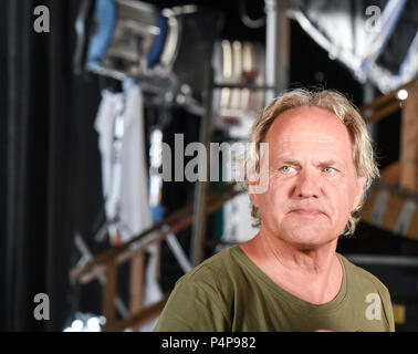 14 Juni 2018, Potsdam, Deutschland: Der Schauspieler Uwe Ochsenknecht am Drehort des Films "Ich krieg noch Gedenkbuch in New York" in Potsdam Babelsberg. Foto: Jens Kalaene/dpa-Zentralbild/dpa Stockfoto