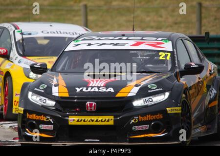 Dalton auf T-Stücke, England, 23. Juni 2018. Dan Cammish fahren ein Honda Civic Type R für Halfords Yuasa Racing während der zweiten Praxis für das Dunlop MSA British Touring Car Championship im Croft. Credit: Colin Edwards/Alamy Leben Nachrichten. Stockfoto