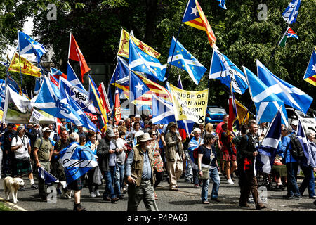 Schottland, Großbritannien. 23. Juni 2018. Menschen März zur Unterstützung der schottischen Unabhängigkeit in Stirling am 23/06/2018. © Paul Reich Credit: Paul Reich/Alamy leben Nachrichten Stockfoto