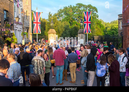 Der Pub außerhalb Schloss Windsor war außergewöhnlich beschäftigten vor der königlichen Hochzeit von SKH Prinz Harry und Frau Meghan Markle. Stockfoto