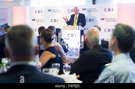 Führer der Liberaldemokraten, Vince Cable MP spricht auf eine CBI Mittagessen in St. David's Hotel in Cardiff, Wales. Stockfoto