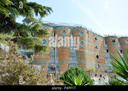 VIETRI SUL MARE, Italien - 27 April, 2018 berühmten Keramik Fabrik auf die Amalfi Küste Stockfoto