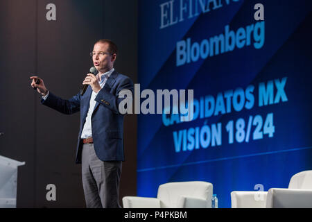 Ricardo Anaya, mexikanischen Präsidentschaftskandidaten der Partei der Nationalen Aktion (PAN), spricht auf ein Ereignis namens "ÔCandidates MX Vision 18/24 Õ Forum der Financiero und Bloomberg, Donnerstag, den 24. Mai 2018 in Mexiko City, Mexiko gehostet werden. Stockfoto