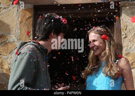 Original Film Titel: DER RAUM ZWISCHEN UNS. Englischer Titel: DER RAUM ZWISCHEN UNS. Regisseur: PETER CHELSOM. Jahr: 2017. Stars: BRITT ROBERTSON; ASA BUTTERFIELD. Credit: LAMF/STX/Album Stockfoto