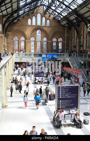 Bahnhofshalle und Ticket Halle an der Liverpool Street Bahnhof (dritte Verkehrsreichsten Hauptbahnhof in London), England, UK, PETER GRANT Stockfoto