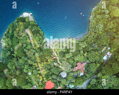 Luftaufnahme auf die Lagune Ufer in Nicaragua. Apoyo Lagune drone Ansicht Stockfoto