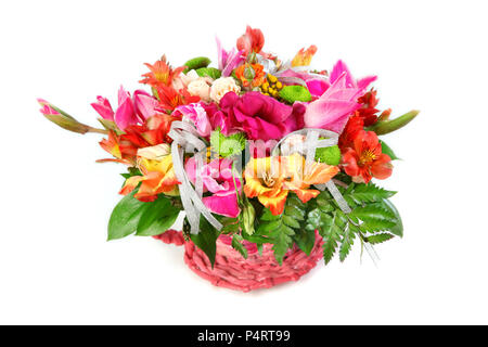 Schönen Blumenstrauß von bunten Blumen auf weißem Hintergrund, Studio schießen, auf weißem Hintergrund Stockfoto