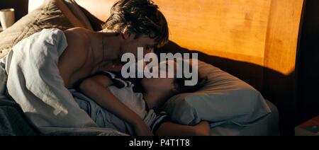 Original Film Titel: Freund anfordern. Englischer Titel: Freund anfordern. Regisseur: Simon Verhoeven. Jahr: 2016. Stars: WILLIAM MOSELEY; ALYCIA DEBNAM CAREY. Credit: Wiedemann & Berg Filmproduktion/Album Stockfoto