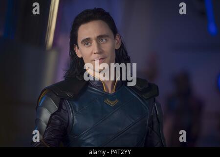 Original Film Titel: Thor: RAGNAROK. Englischer Titel: Thor: RAGNAROK. Film Regie: TAIKA WAITITI. Jahr: 2017. Stars: TOM HIDDLESTON. Credit: MARVEL STUDIOS / WALT DISNEY PICTURES/Album Stockfoto