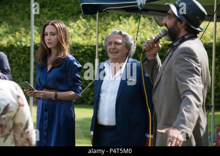 Original Filmtitel: EIN BRAS OUVERTS. Englischer Titel: MIT OFFENEN ARMEN. Jahr: 2017. Stars: Christian Clavier, Elsa Zylberstein; ABITTAN ARY. Credit: Pulsar Produktionen/Ein aus Produktionen/Sony/Album Stockfoto