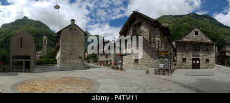 Sonogno; malerische, Geranium-geplagten Dorf im Valle Versasca, Tessin (Italienische Schweiz) Stockfoto