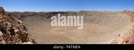 Meteor Crater - einem Meteoriteneinschlag site in Northern Arizona. Der Krater ist etwa 1 Meile über und wurde gebildet, wenn ein Asteroid das Ohr schlug Stockfoto