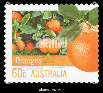 Australien - ca. 2012: Eine gebrauchte Briefmarke aus Australien, ein Bild von Orangen, ca. 2012. Stockfoto