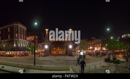 Marktplatz, Knoxville, Tennessee, Vereinigte Staaten von Amerika, Sommer: [Nachtleben im Zentrum von Knoxville] Stockfoto