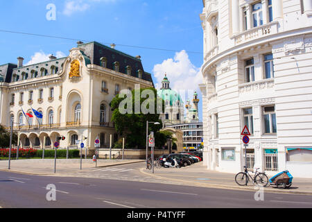 Blick auf historische Gebäude in Wien, der Heimat der Französischen Botschaft in Österreich Stockfoto