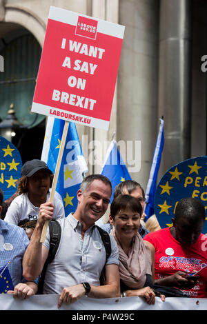 London, Großbritannien. 23. Juni 2018. Anti-Brexit März und Sammlung für einen Menschen in Central London. Caroline Lucas. Stockfoto