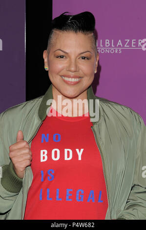 NEW YORK, NY - 21. Juni: Schauspielerin Sara Ramirez besucht VH1 Trailblazer Ehrungen 2018 in der Kathedrale von St. John das Göttliche am 21. Juni 2018 in New York Stockfoto