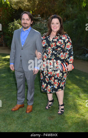 Ben Falcone, Melissa McCarthy nimmt an verschiedenen Auswirkungen von Creative Awards und 10 Direktoren zu beobachten Brunch von Mercedes-Benz auf der 25. jährlichen Palm Springs International Film Festival präsentiert bei Parker Palm SpringsBen Falcone, Melissa McCarthy 123 - - - - - - - - - - - - - Red Carpet Event, Vertikal, USA, Filmindustrie, Prominente, Fotografie, Bestof, Kunst, Kultur und Unterhaltung, Topix Prominente Fashion/Vertikal, Besten, Event in Hollywood Leben - Kalifornien, Roter Teppich und backstage, USA, Film, Stars, Film Stars, TV Stars, Musik, Promis, Fotografie, Bestof, EIN Stockfoto