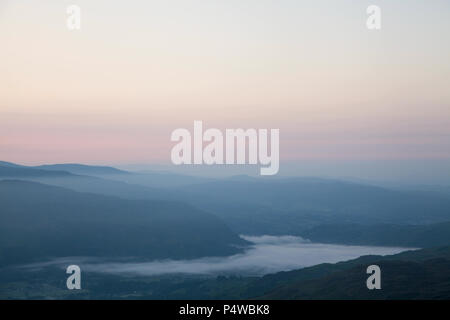 Sonnenaufgang über Grasmere und Rydal Wasser, Lake District, Großbritannien Stockfoto