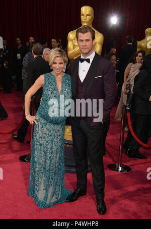 Elsa Pataky, Chris Hemsworth am 86th Oscars 2014 Dolby Theatre in Los Angeles. Elsa Pataky, Chris Hemsworth kopieren anreisen - - - - - - - - - - - - - Red Carpet Event, Vertikal, USA, Filmindustrie, Prominente, Fotografie, Bestof, Kunst, Kultur und Unterhaltung, Topix Prominente Fashion/Vertikal, Besten, Event in Hollywood Leben - Kalifornien, Roter Teppich und backstage, USA, Film, Stars, Film Stars, TV Stars, Musik, Promis, Fotografie, Bestof, Kunst, Kultur und Unterhaltung, Topix, Vertikal, Familie von aus dem Jahr 2014, Anfrage tsuni@Gamma-USA.com Hu Stockfoto