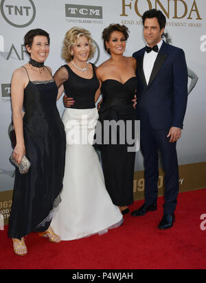 Jane Fonda, Troy Gareta und seine Frau und Vanessa Vadim geehrt mit American Film Institute Life Achievement Awards Gala im Dolby Theatre in Los Angeles. Jane Fonda, Troy Gareta und seine Frau und Vanessa Vadim - - - - - - - - - - - - - Red Carpet Event, Vertikal, USA, Filmindustrie, Prominente, Fotografie, Bestof, Kunst, Kultur und Unterhaltung, Topix Prominente Fashion/Vertikal, Besten, Event in Hollywood Leben - Kalifornien, Roter Teppich und backstage, USA, Film, Stars, Film Stars, TV Stars, Musik, Promis, Fotografie, Bestof, Kunst, Kultur und Unterhaltung, Zu Stockfoto