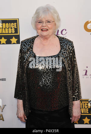 Juni Squibb am 19 Kritiker s Choice Awards 2014 an der Barker Hangar in Santa MonicaJune Squibb - - - - - - - - - - - - - Red Carpet Event, Vertikal, USA, Filmindustrie, Prominente, Fotografie, Bestof, Kunst, Kultur und Unterhaltung, Topix Prominente Fashion/Vertikal, Besten, Event in Hollywood Leben - Kalifornien, Roter Teppich und backstage, USA, Film, Stars, Film Stars, TV Stars, Musik, Promis, Fotografie, Bestof, Kunst, Kultur und Unterhaltung, Topix, drei Viertel, vertikal, eine Person aus dem Jahr 2014, Anfrage tsuni@Gamma-USA.com Stockfoto