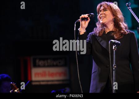 Maria del Mar Bonet en el Palau de la Música Catalana Durante el XI Festival Mil. Lenni. Stockfoto